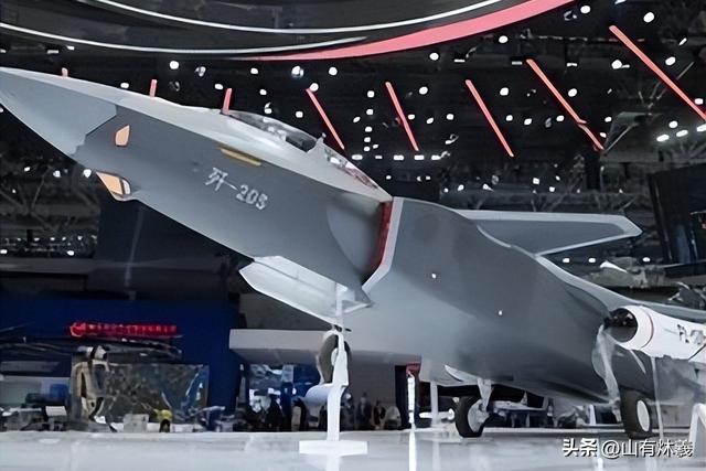 美国就算一动不动，中国20年也追不上？九三阅兵后，局势已被改写