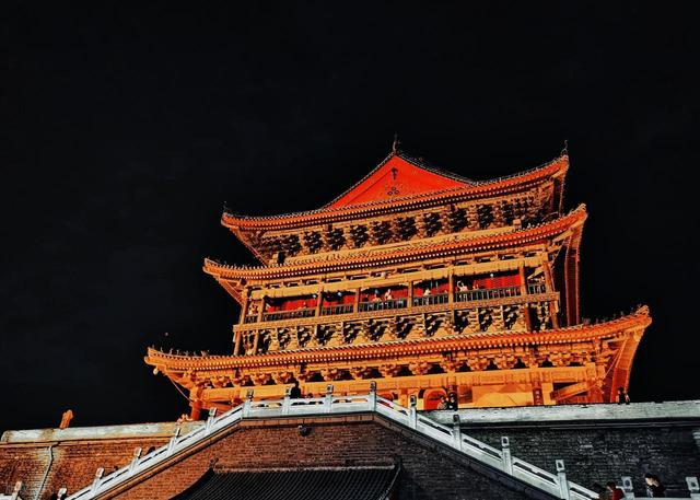 湖北人去西安旅游，原本只是路过，结果留下开起了汉服体验馆