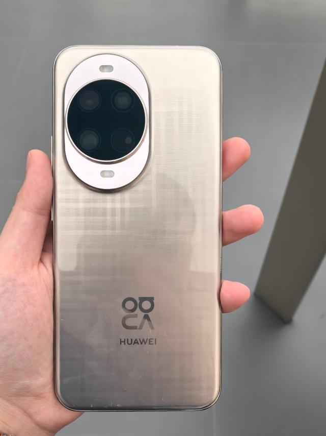 花2070买华为Nova14被吐槽不识货，还不如买Nova14 Ultra