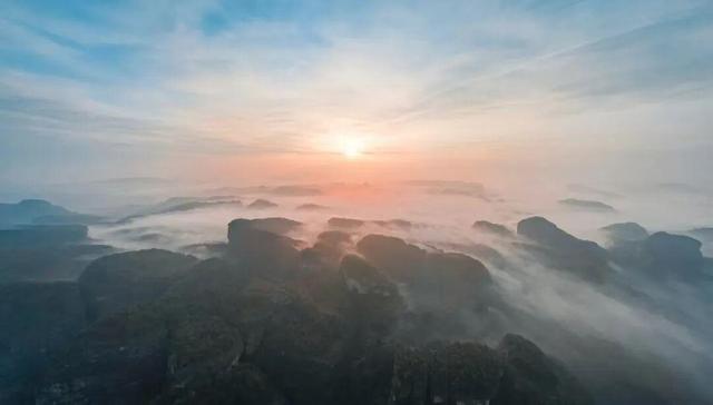 游在鹰潭｜中式美学深度游！山水、烟火、古建玩法全解锁，承包你的诗意周末