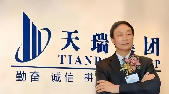 耗费12亿，修建完成的“世界最高佛”，如今却拜不起，水喝不起