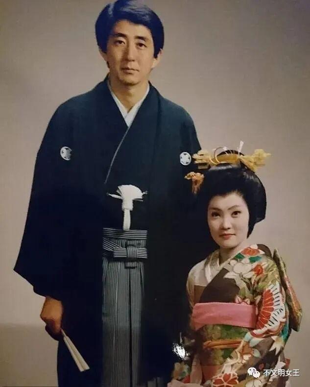 61岁安倍昭恵：丈夫遇刺后搬离婆家，种地疗伤，常去安倍坟前上香