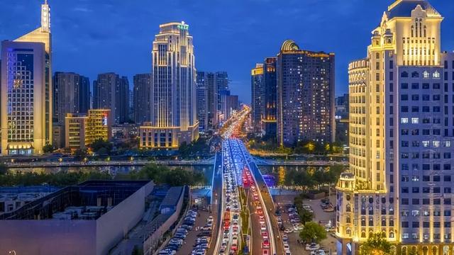 南开区夜景流光溢彩映盛会