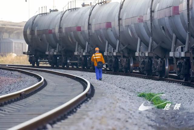 铁路上跑的这些“罐罐”是啥车？