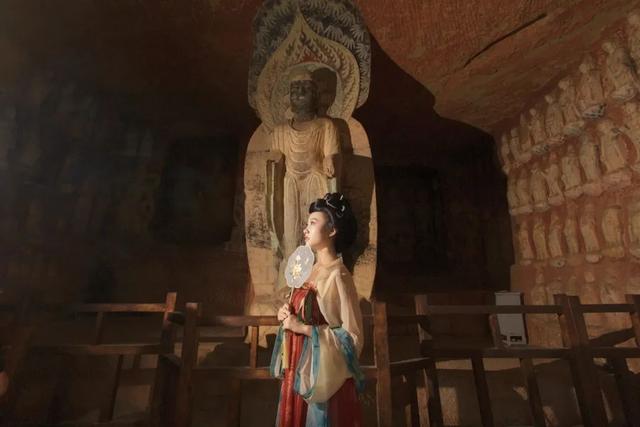 红墙绿荫，与女皇共赴一场夏日国风之约