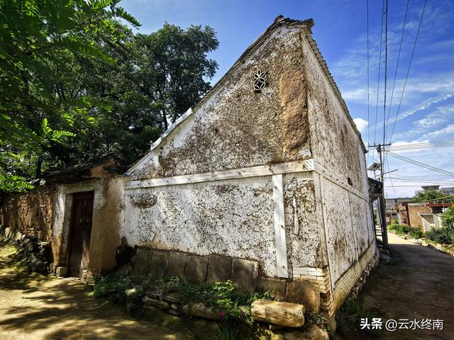 谁给的胆子，敢称“西安城南第一村”，就凭这古戏台和老房子吗？