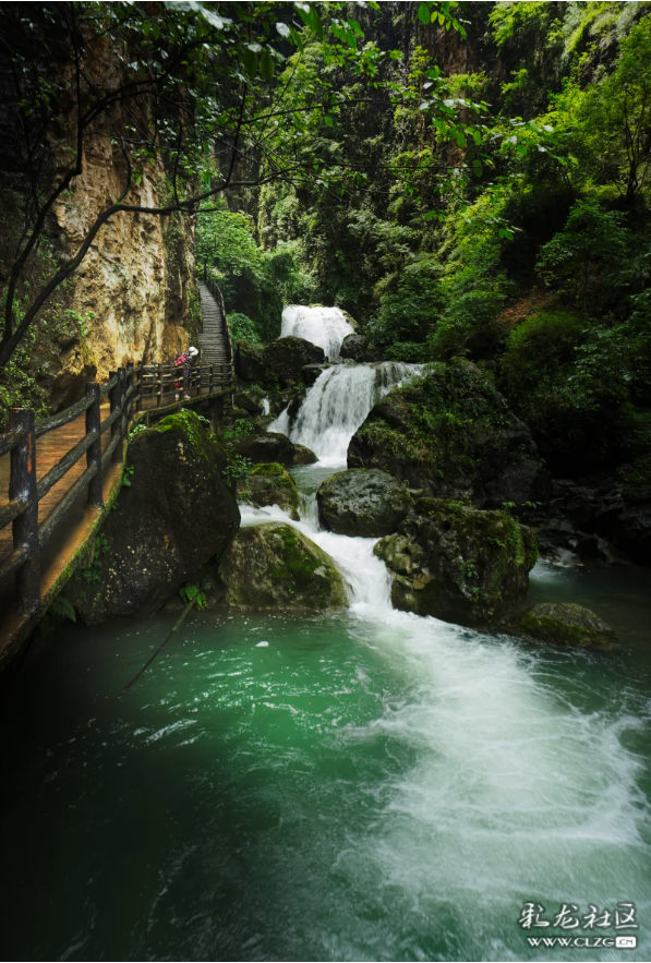 在尼珠河与山水私语。