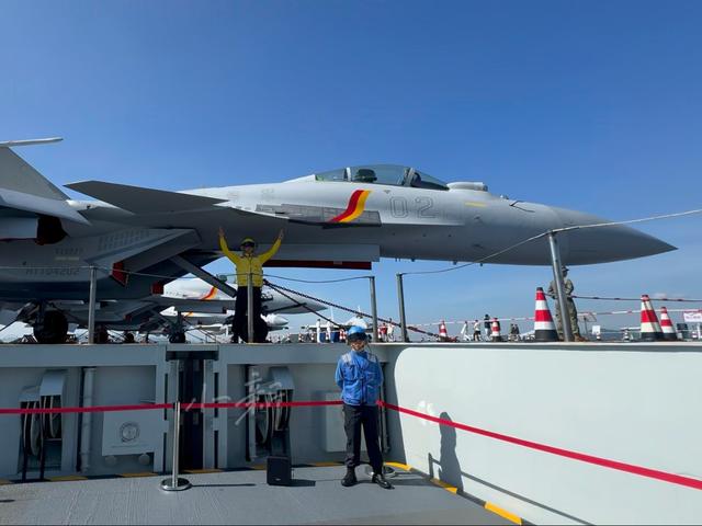 一个签名值百亿？美军官兵太帅，这下惹恼特朗普