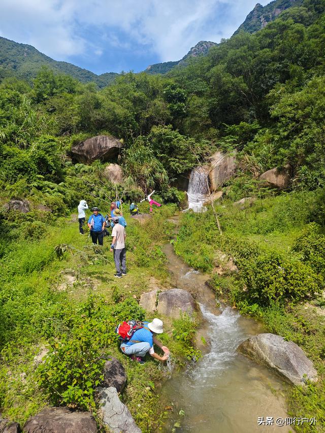 揭西猴面石徒步登山