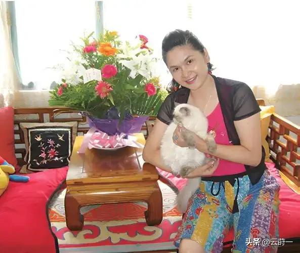 80年代家喻户晓的女演员，嫁给军委副主席儿子，离婚后混得如何？