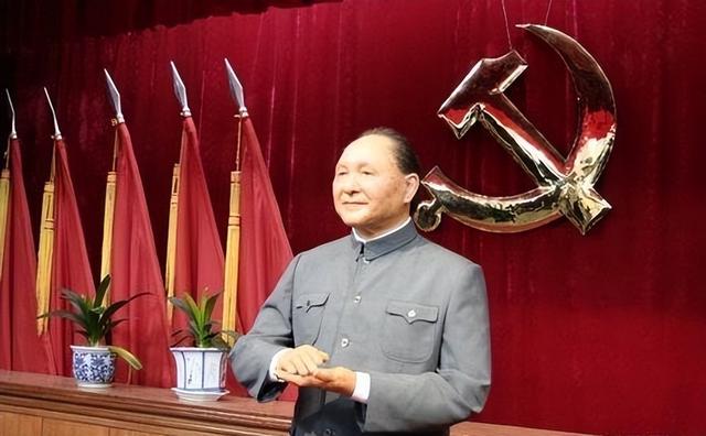 毛主席与刘少奇的发展理念有分歧，70年后再看有何定论？