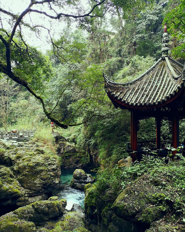 峨眉山居