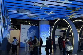 周末科技馆 点亮孩子的科学梦图片