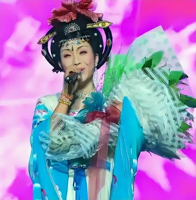 这一次，47岁的"跳梁小丑"李玉刚，如今已彻底走上了另一条道路