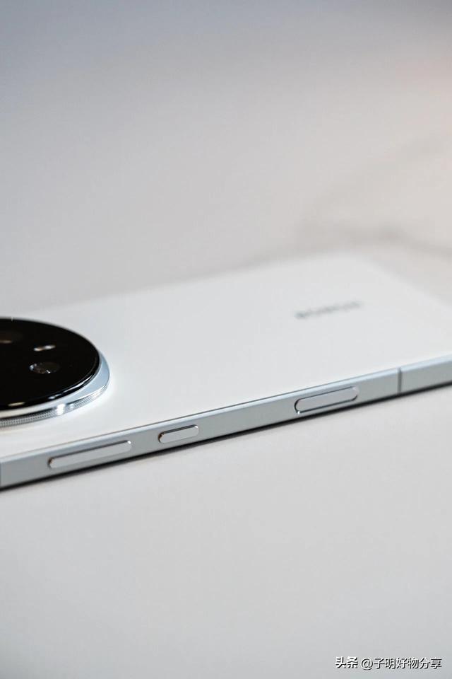 荣耀Magic8系列卖的不好？加的加，减的减，不温不火！