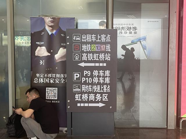 网约车司机带走乘客行李箱？索要10 元路费遭拒，竟把行李送派出所还迷路半小时，律师回应