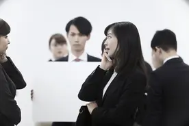 凡是没出息的人，都有这7种表现，一看一个准图片