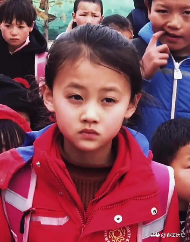 给钱都不要？宁夏一笑成名拒绝百万签约的小女孩，现在成了这样
