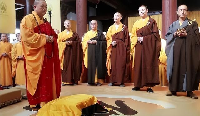 越扒越猛！释永信在少林寺有多爽，你根本想不到！难怪佛协再痛批