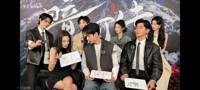 这对姐弟恋…这么甜的吗?我倒看看多好磕?