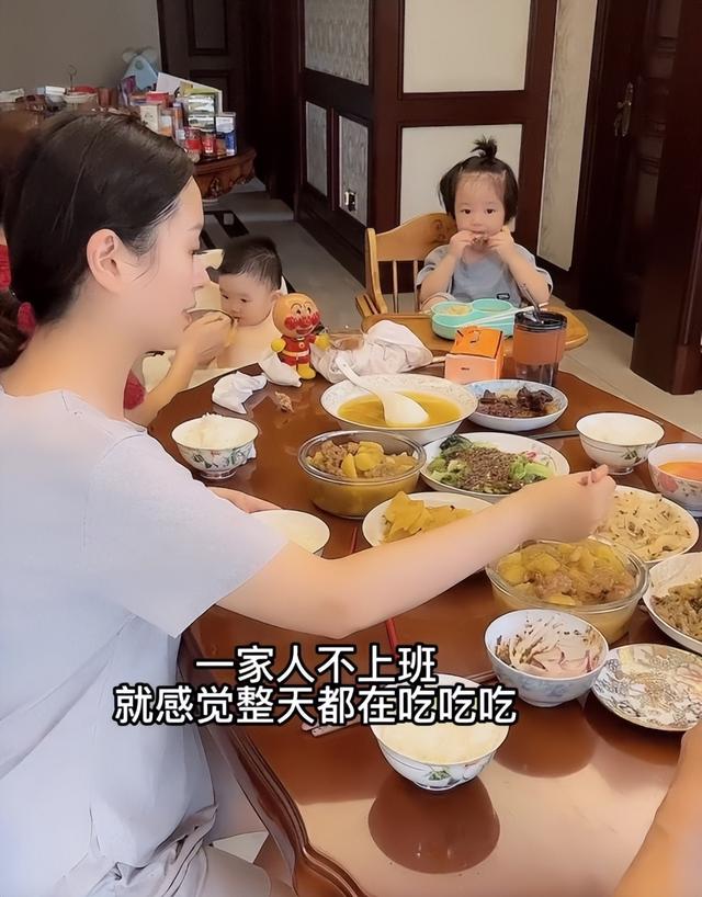 5年生3娃！女子炫耀一家8口不上班，每月花销3万，还要试管拼4胎