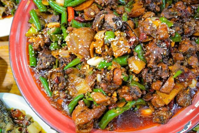 1元的包子，4块钱的蒸饺，这座城给人的幸福感怎么能这么高啊！