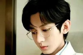 成毅作为留守儿童还能长得这么好，他生活在一个什么样的家庭里呢图片