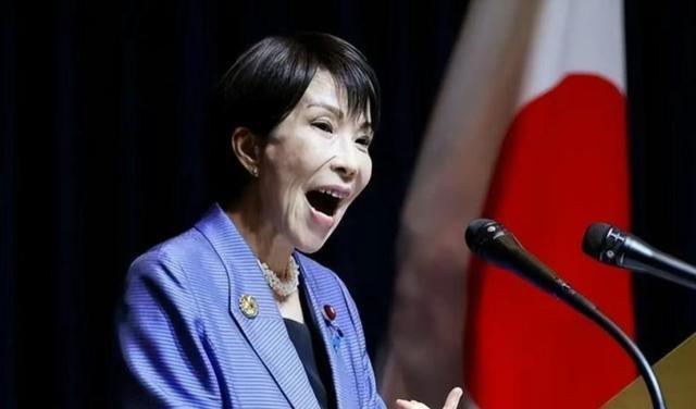 天皇亲自出山，日本对中国的反击正式开始，高市早苗憋出了一妙计