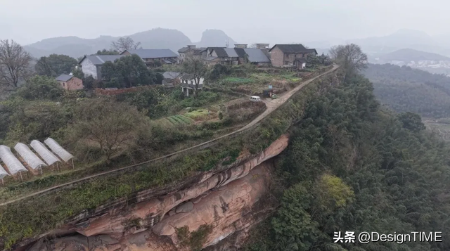 巨石顶上400年，湖南最“悬”的村庄！媳妇难娶，风景绝了！
