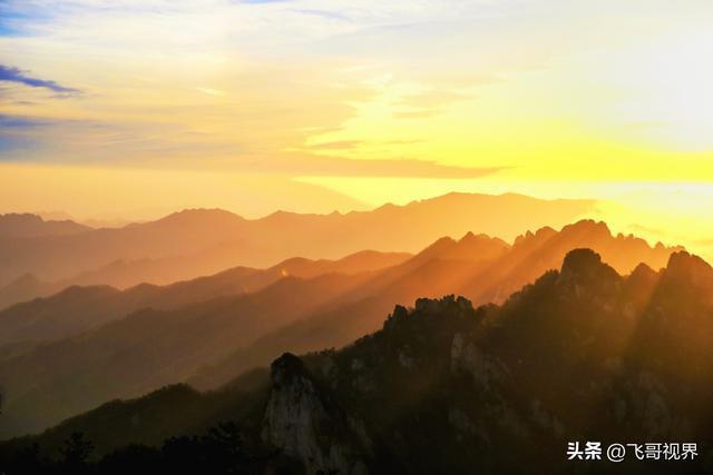 那一刻，金顶披霞