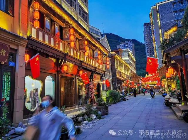 重庆最红的区县，曾经深度贫困不通铁路，却隐藏着绝美的风景
