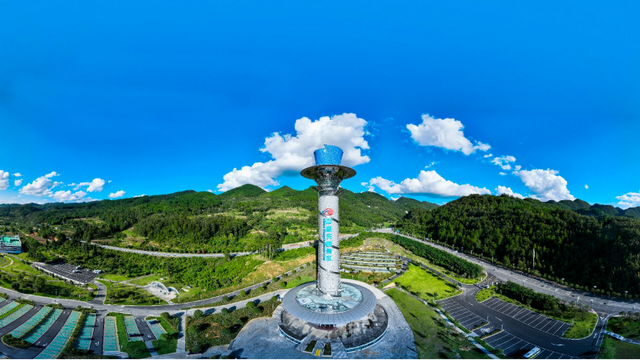 爬山人的旅行终点，是有126万座山的贵州？