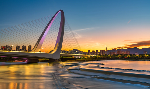 果然…北京最浪漫的地方免费！摄影必打卡新首钢大桥定都阁