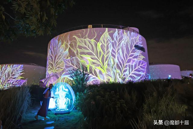 周边商场瞬时客流破纪录！上海国际光影节点亮消费新场景