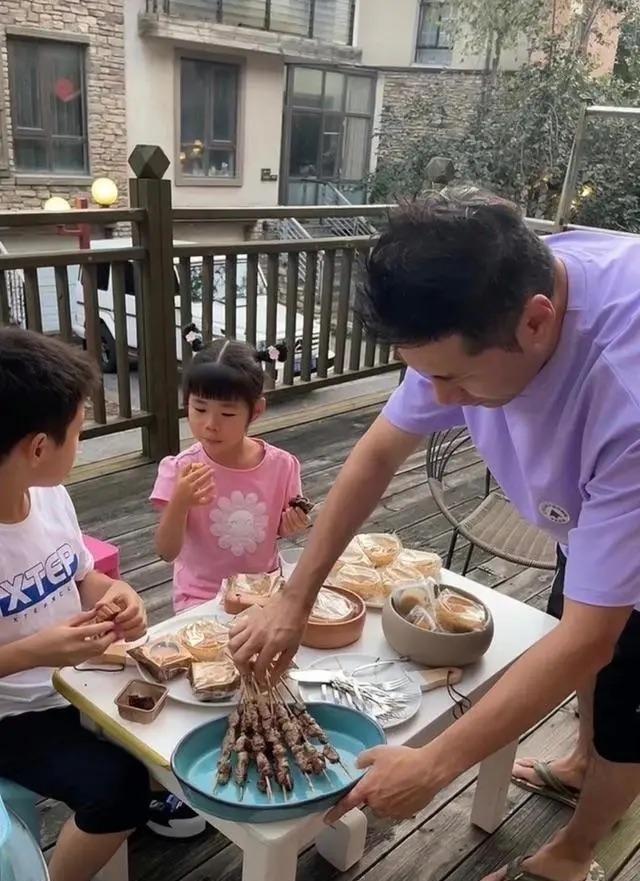 歌手“黄征”的院子火了，仅一菜园子就圈粉百万，一看就不是摆拍