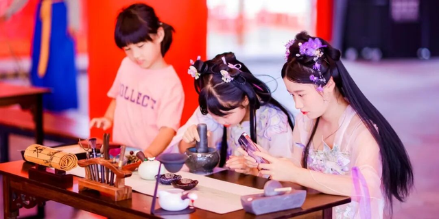 古装飙戏、投壶竞技！南海影视城国庆「戏梦副本」开放，免费入园名额速领