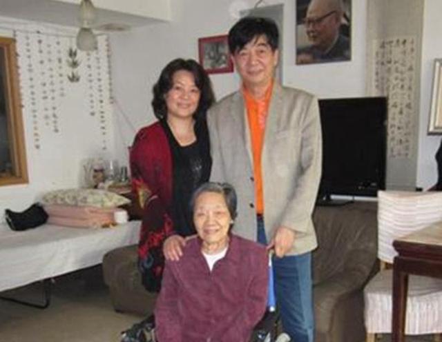 她21岁嫁叶剑英，今96岁身体硬朗，儿子是保利高管，女儿是董事长