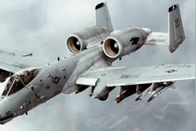 兵器谱一：疣猪A-10攻击机图片