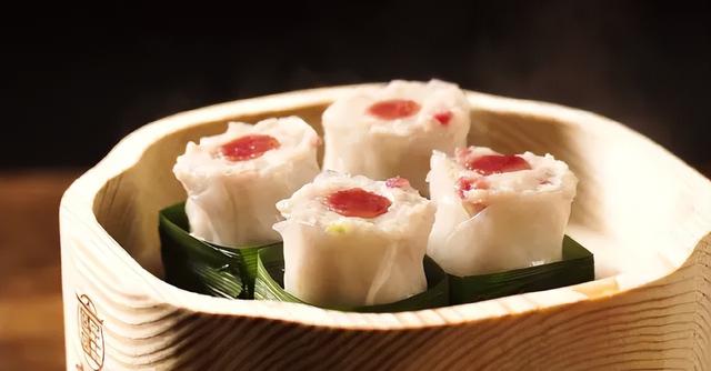 【夜读】你牵我认识世界，我牵你走向远方