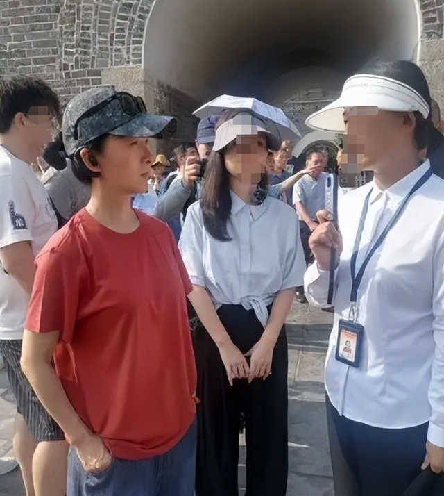 吃里扒外！定居美国13年，回国捞金惨遭“驱逐”，52岁活成了笑话