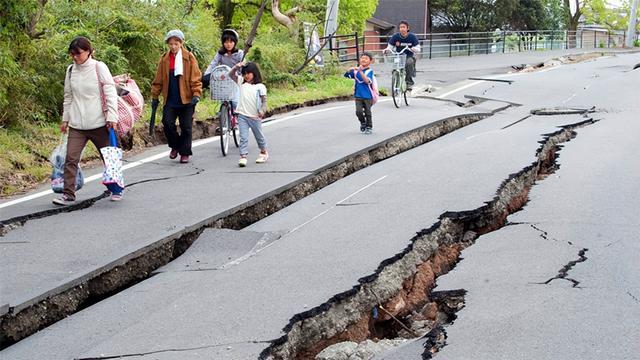 日本很纳闷！为什么中国放弃电线杆，要用昂贵的地下电缆？