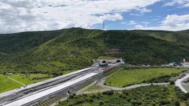 成都自驾青海仅需5.5小时！87公里的这段路年底建成试通车→