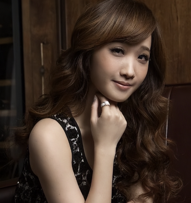 原来她早已去世！墓园和寿衣都是自己定的，遗产3200万都给了姐姐