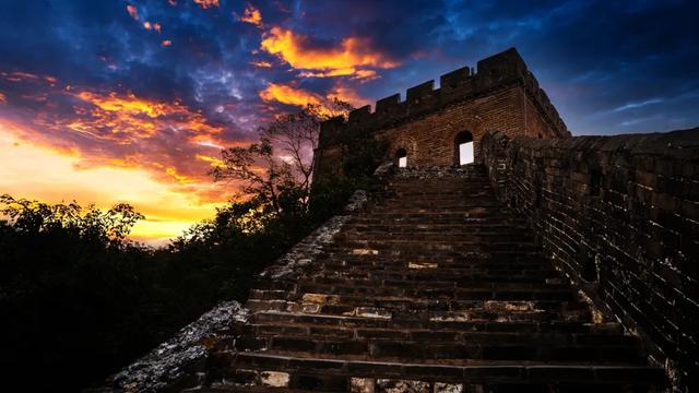 巨龙盘踞金山岭长城!