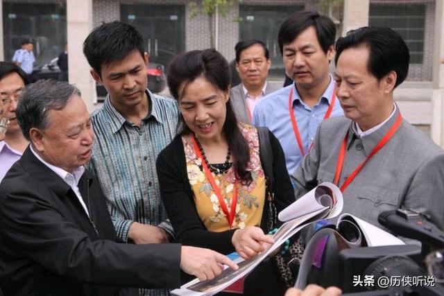 不靠稀土和航母！这个台州女人，用一根叉子，就扼住了老美命脉！