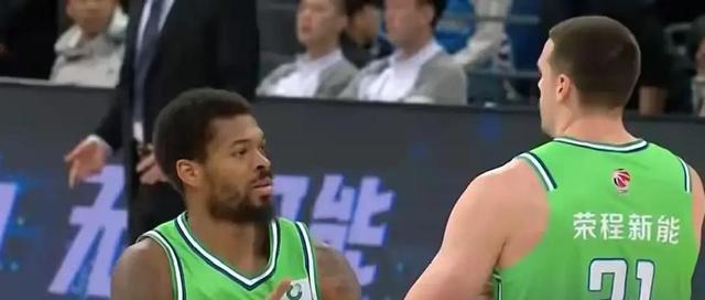 赵睿复出双卫合力仅7分天津逆转北京奎恩32+8+10广东主场胜吉林