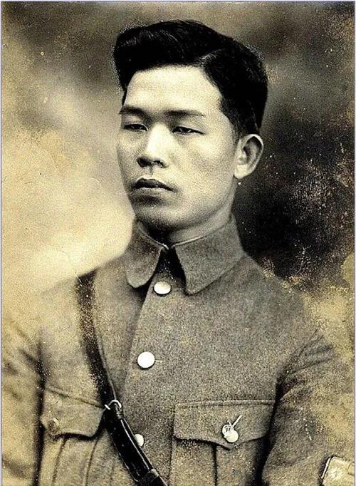 蒋介石曾言：世上只有两人能取代我，除了毛主席，另一人是谁