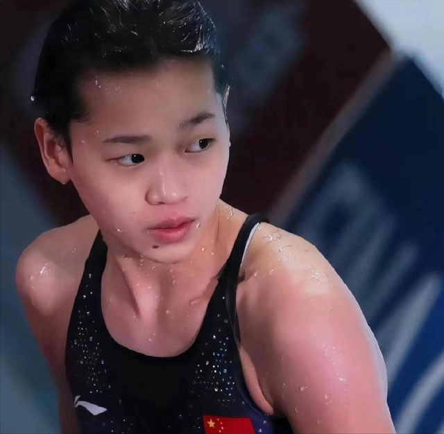 跳水界再出黑马！王伟莹勇夺单人冠，采访意外透露全红婵真实状态