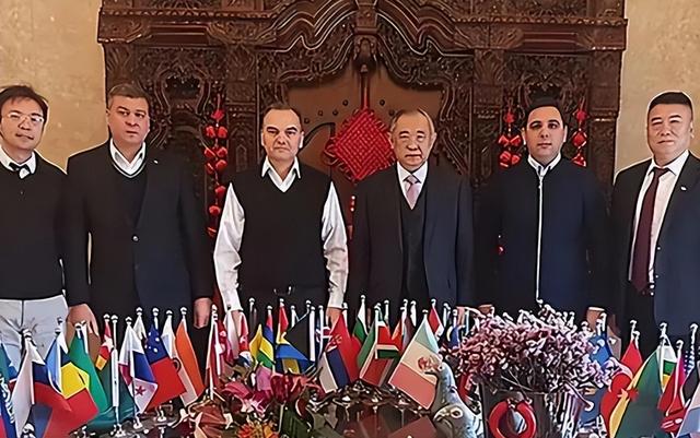 还清中国81亿贷款，又赠百亿豪礼！这才是铁哥们，西方各国羡慕了