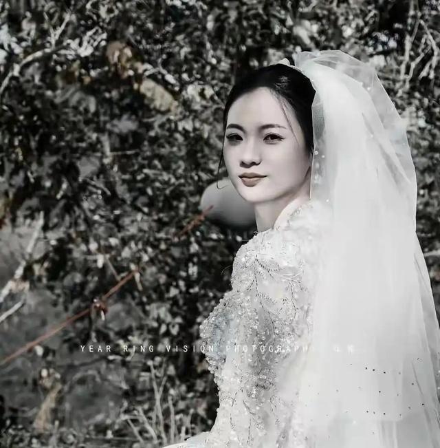 新婚7日天人永隔！25岁云南军婚陈菊车祸离世 网友:订婚不能穿白色